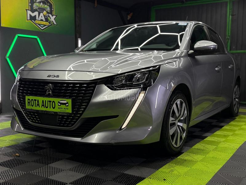 Peugeot 208 1.2b/N0VE GUME