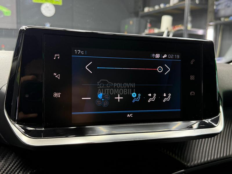 Peugeot 208 1.2b/N0VE GUME