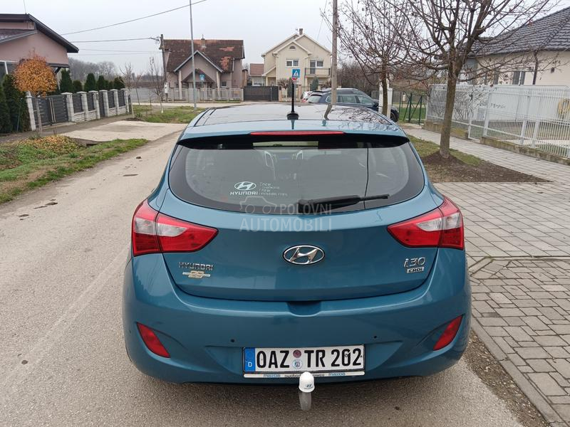 Hyundai i30 1.6D Pano Toop
