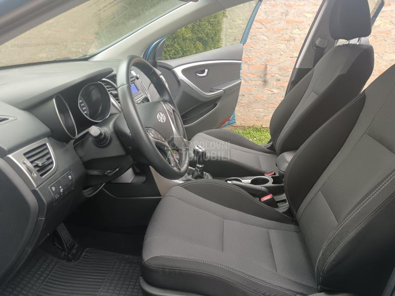Hyundai i30 1.6D Pano Toop