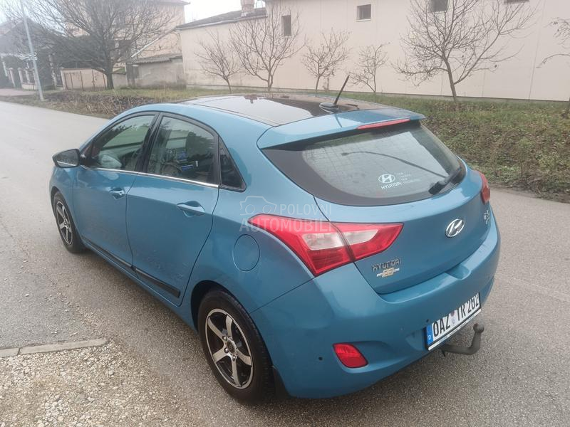 Hyundai i30 1.6D Pano Toop