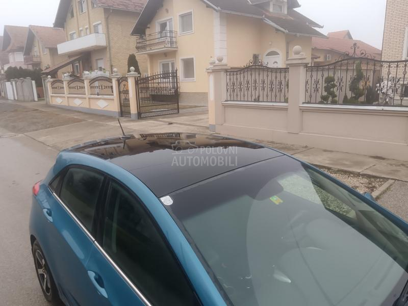 Hyundai i30 1.6D Pano Toop