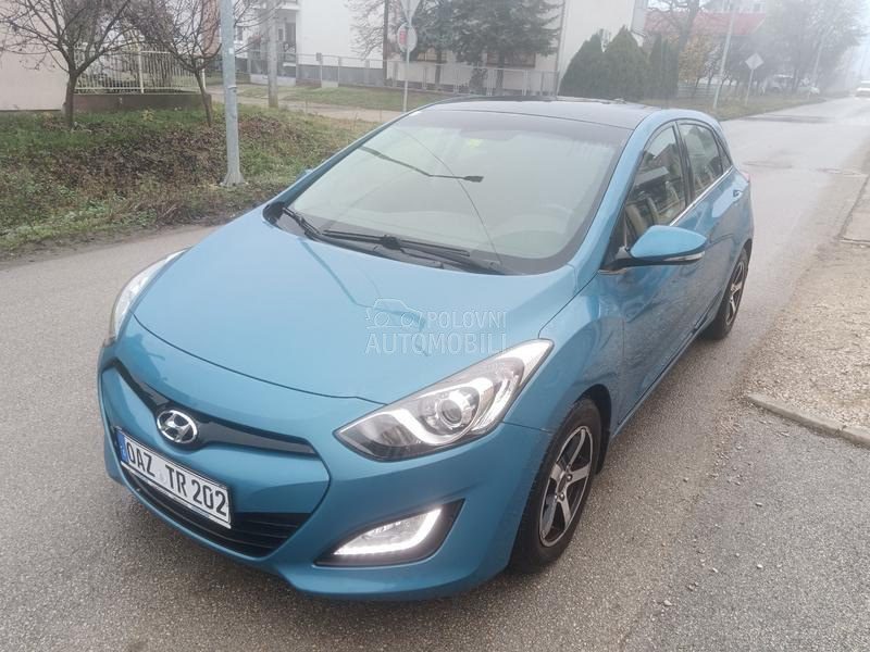 Hyundai i30 1.6D Pano Toop