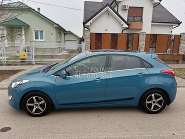 Hyundai i30 1.6D Pano Toop
