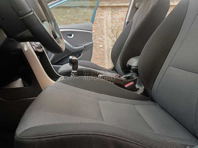 Hyundai i30 1.6D Pano Toop