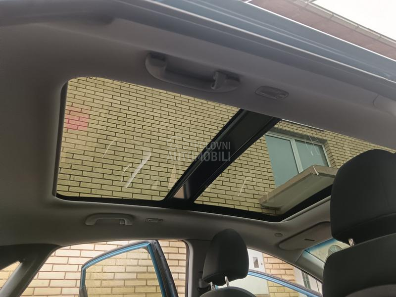 Hyundai i30 1.6D Pano Toop