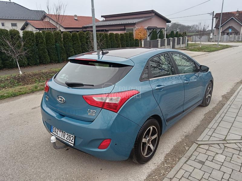Hyundai i30 1.6D Pano Toop