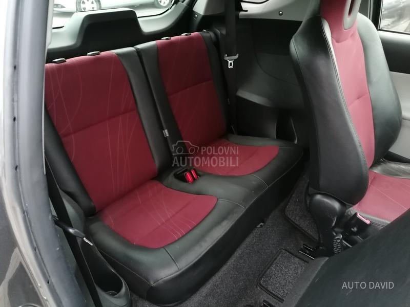 Toyota iQ 1.0B SVAJCARSKA