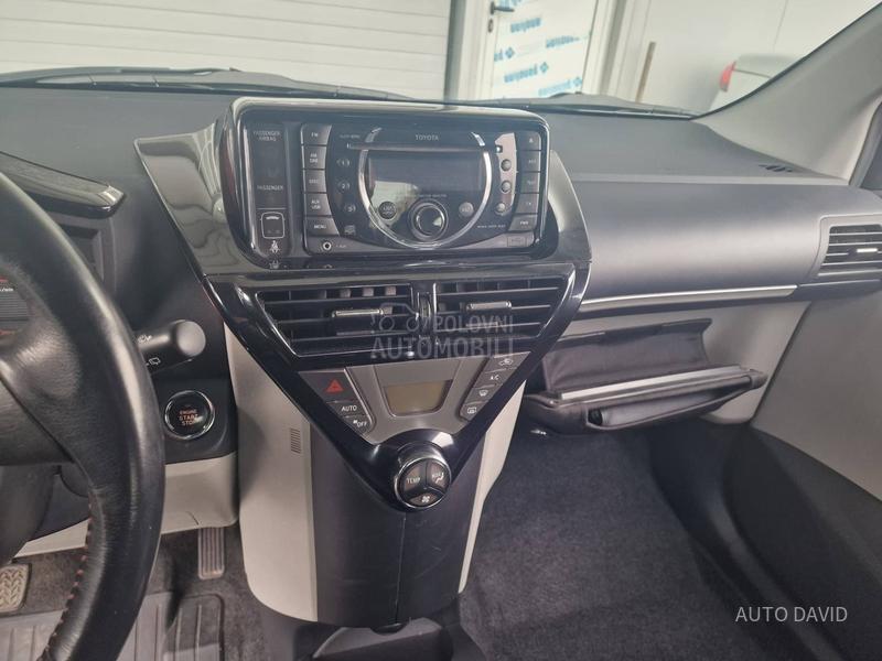 Toyota iQ 1.0B SVAJCARSKA