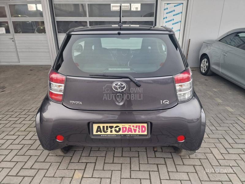Toyota iQ 1.0B SVAJCARSKA