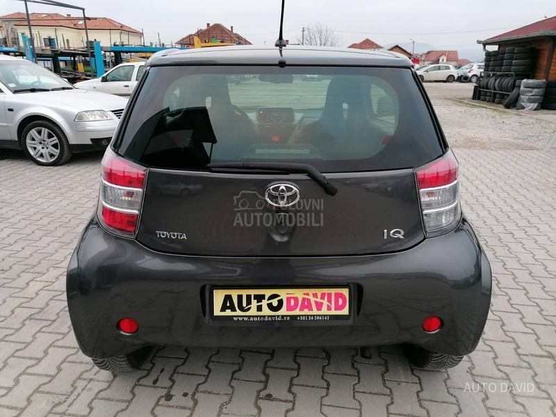 Toyota iQ 1.0B SVAJCARSKA
