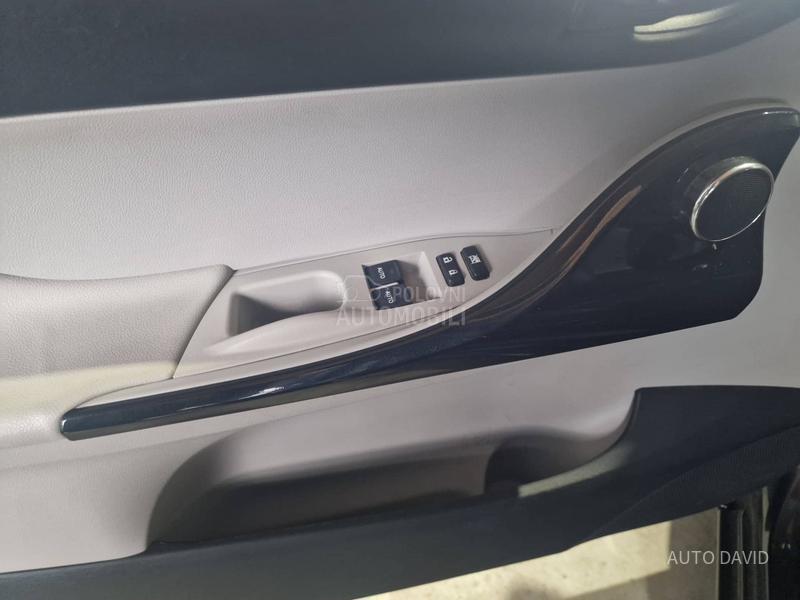 Toyota iQ 1.0B SVAJCARSKA