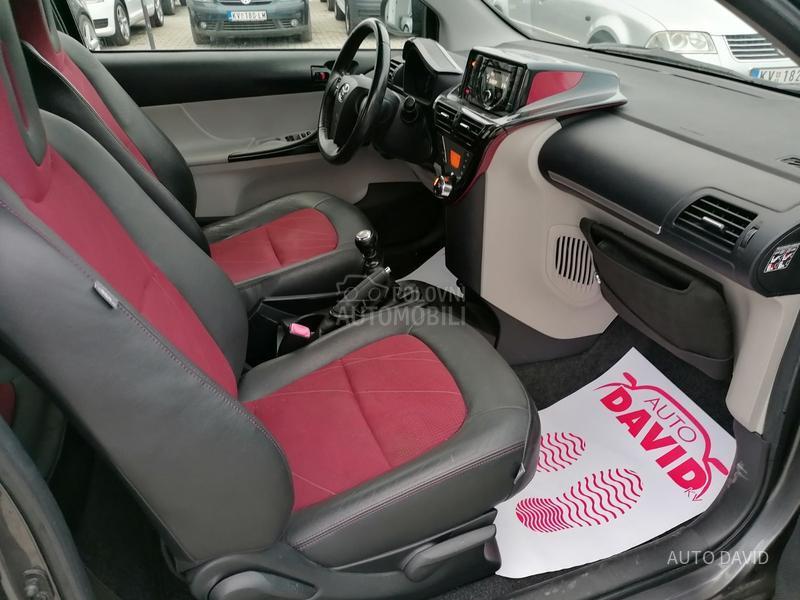 Toyota iQ 1.0B SVAJCARSKA