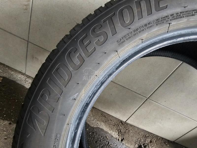 Bridgestone 255/50 R19 Zimska