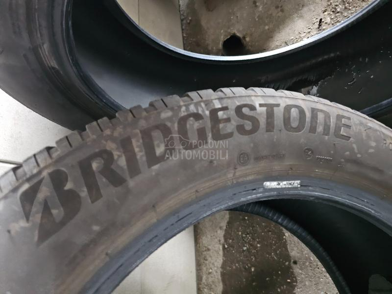 Bridgestone 235/55 R19 Zimska