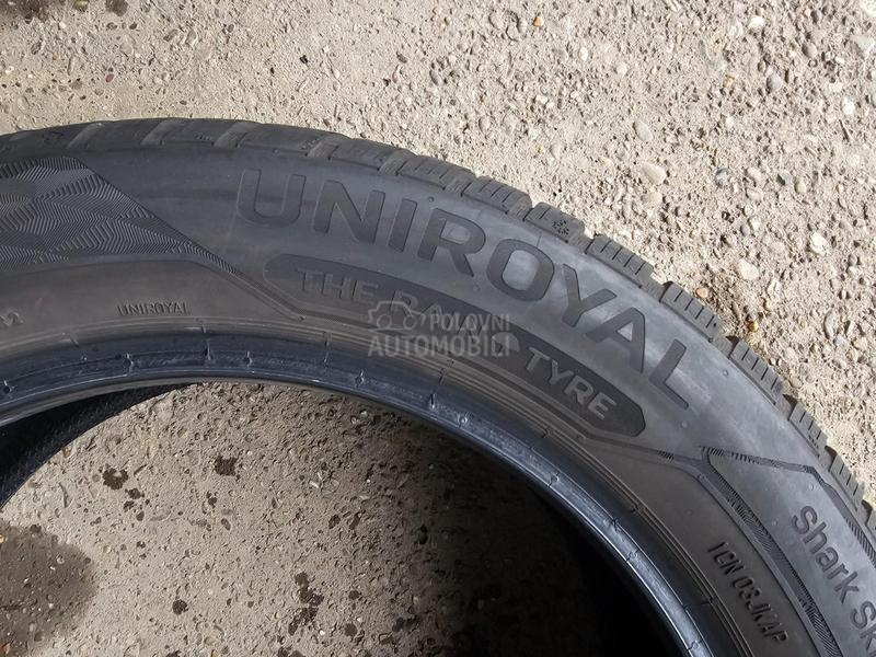 Uniroyal 215/55 R17 Zimska