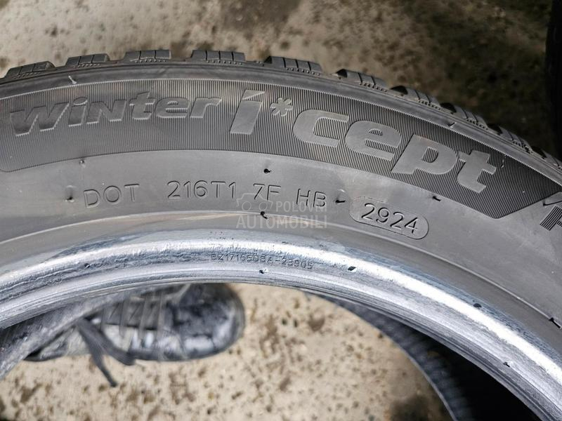 Hankook 215/55 R17 Zimska