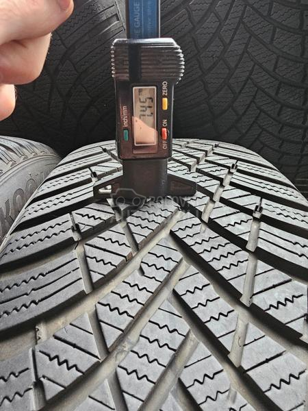 Hankook 215/55 R17 Zimska