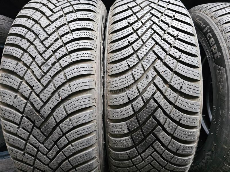Hankook 215/55 R17 Zimska