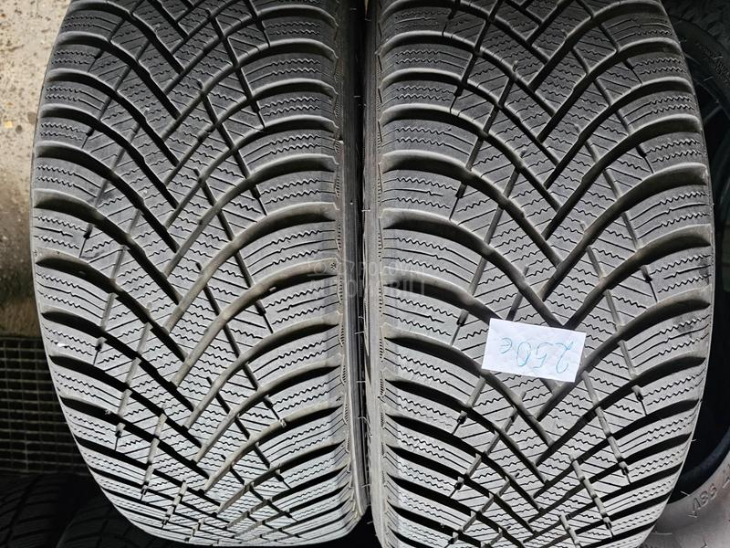 Hankook 215/55 R17 Zimska