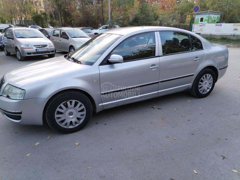 Škoda Superb 2.5