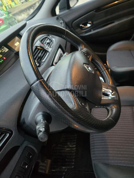 Renault Scenic Bose edition