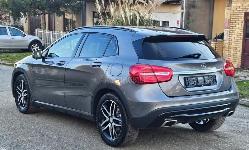 Mercedes Benz GLA 200 GLA200 4matic