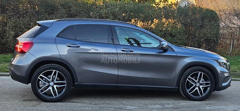 Mercedes Benz GLA 200 GLA200 4matic