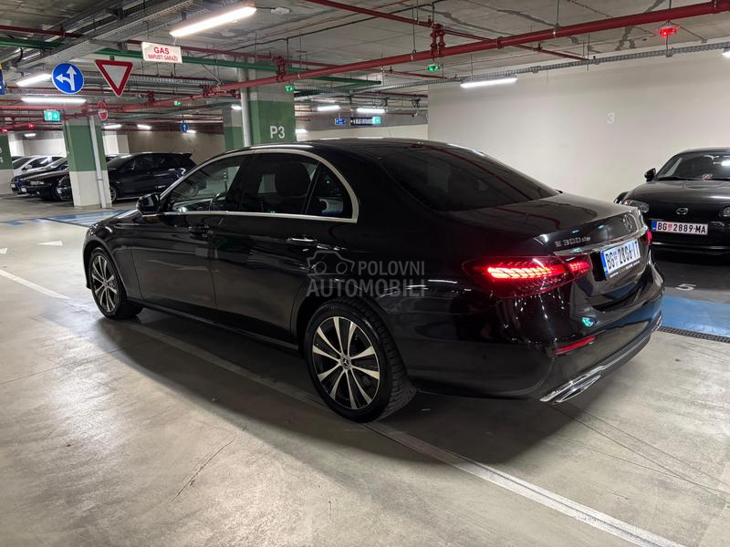 Mercedes Benz E 300 DE