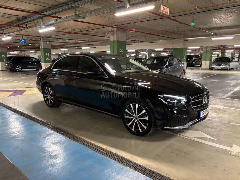 Mercedes Benz E 300 DE