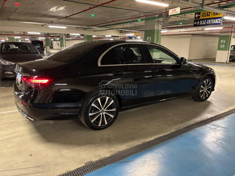 Mercedes Benz E 300 DE