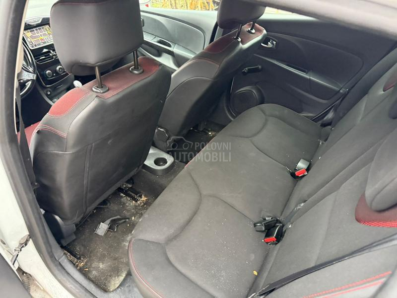 Renault Clio 2015. god. -  kompletan auto u delovima