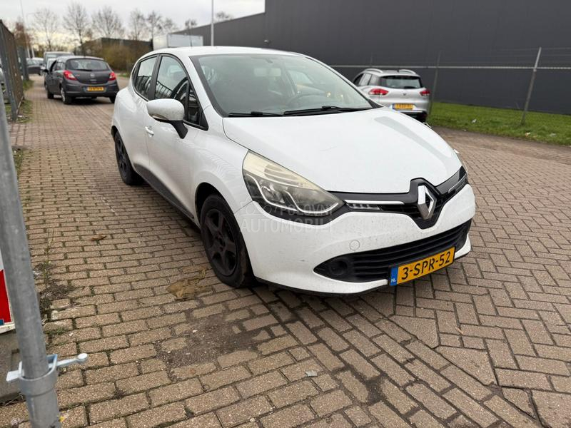 Renault Clio 2015. god. -  kompletan auto u delovima
