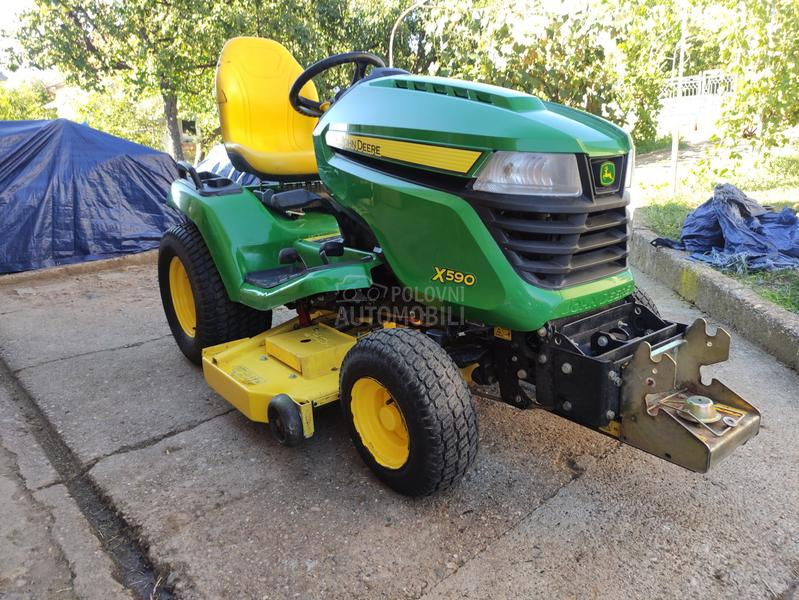 John Deere x590