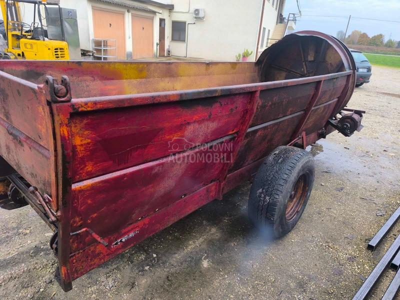 Prikolica za stajnjak