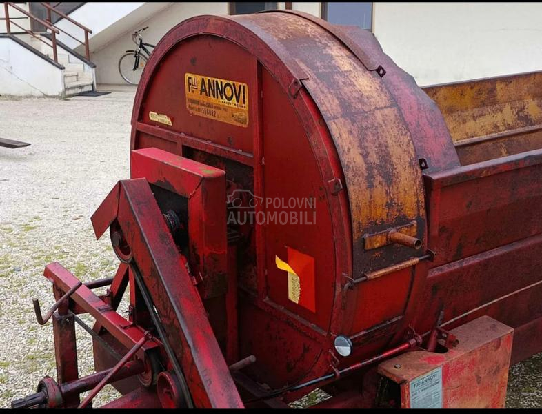 Prikolica za stajnjak