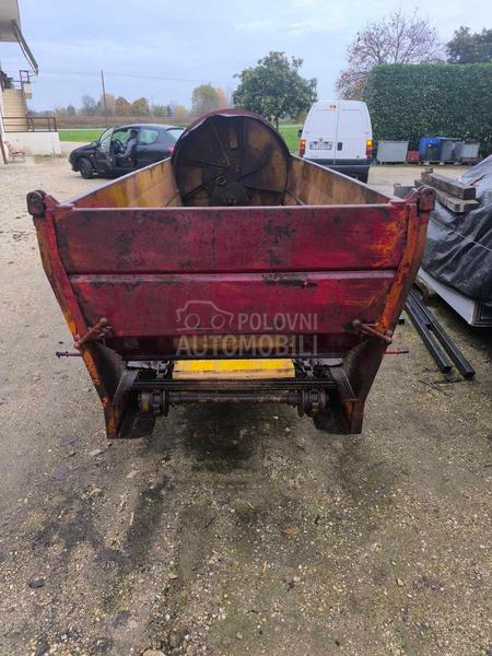 Prikolica za stajnjak