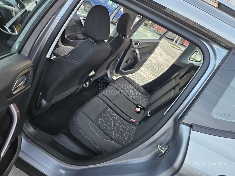 Peugeot 2008 1.6E-HDI ACTIVE