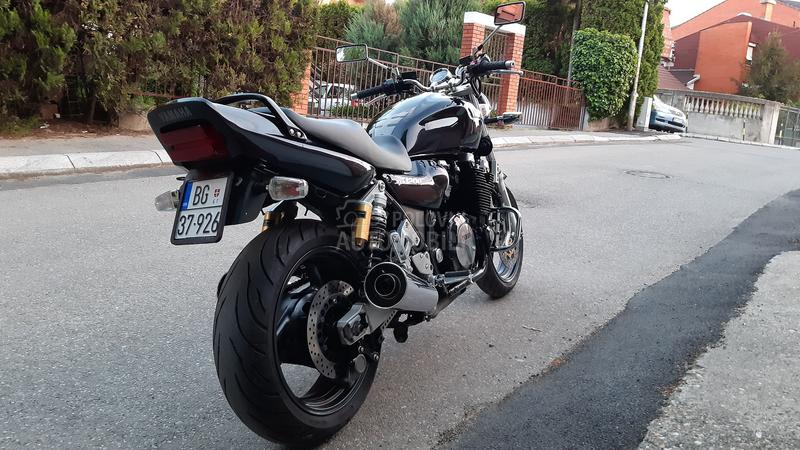 Yamaha XJR 1200