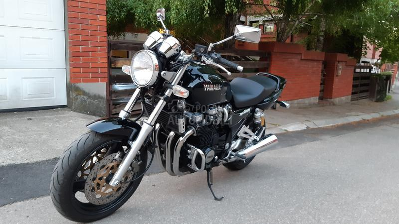 Yamaha XJR 1200