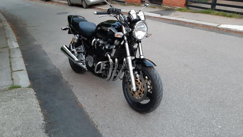 Yamaha XJR 1200
