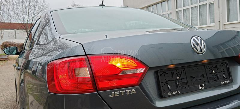 Volkswagen Jetta 1.6 tdi HIGHLINE