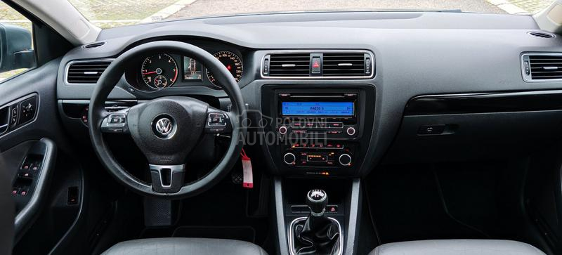 Volkswagen Jetta 1.6 tdi HIGHLINE