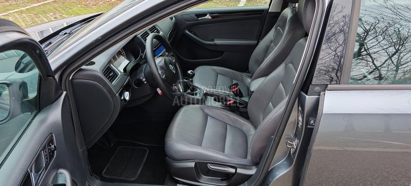 Volkswagen Jetta 1.6 tdi HIGHLINE