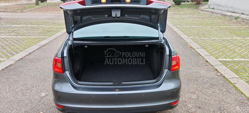 Volkswagen Jetta 1.6 tdi HIGHLINE