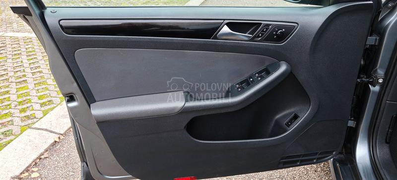 Volkswagen Jetta 1.6 tdi HIGHLINE