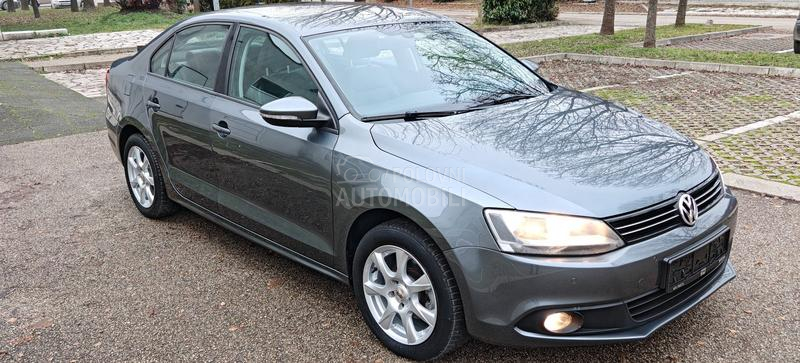 Volkswagen Jetta 1.6 tdi HIGHLINE