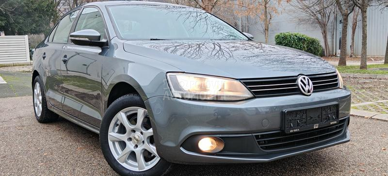 Volkswagen Jetta 1.6 tdi HIGHLINE