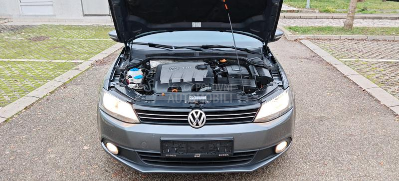 Volkswagen Jetta 1.6 tdi HIGHLINE