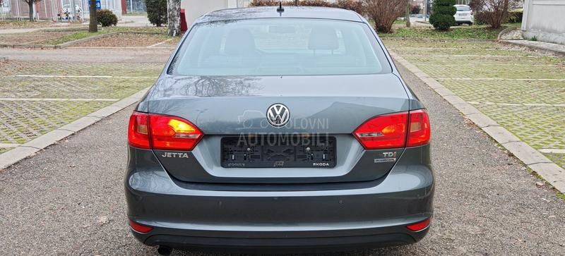 Volkswagen Jetta 1.6 tdi HIGHLINE